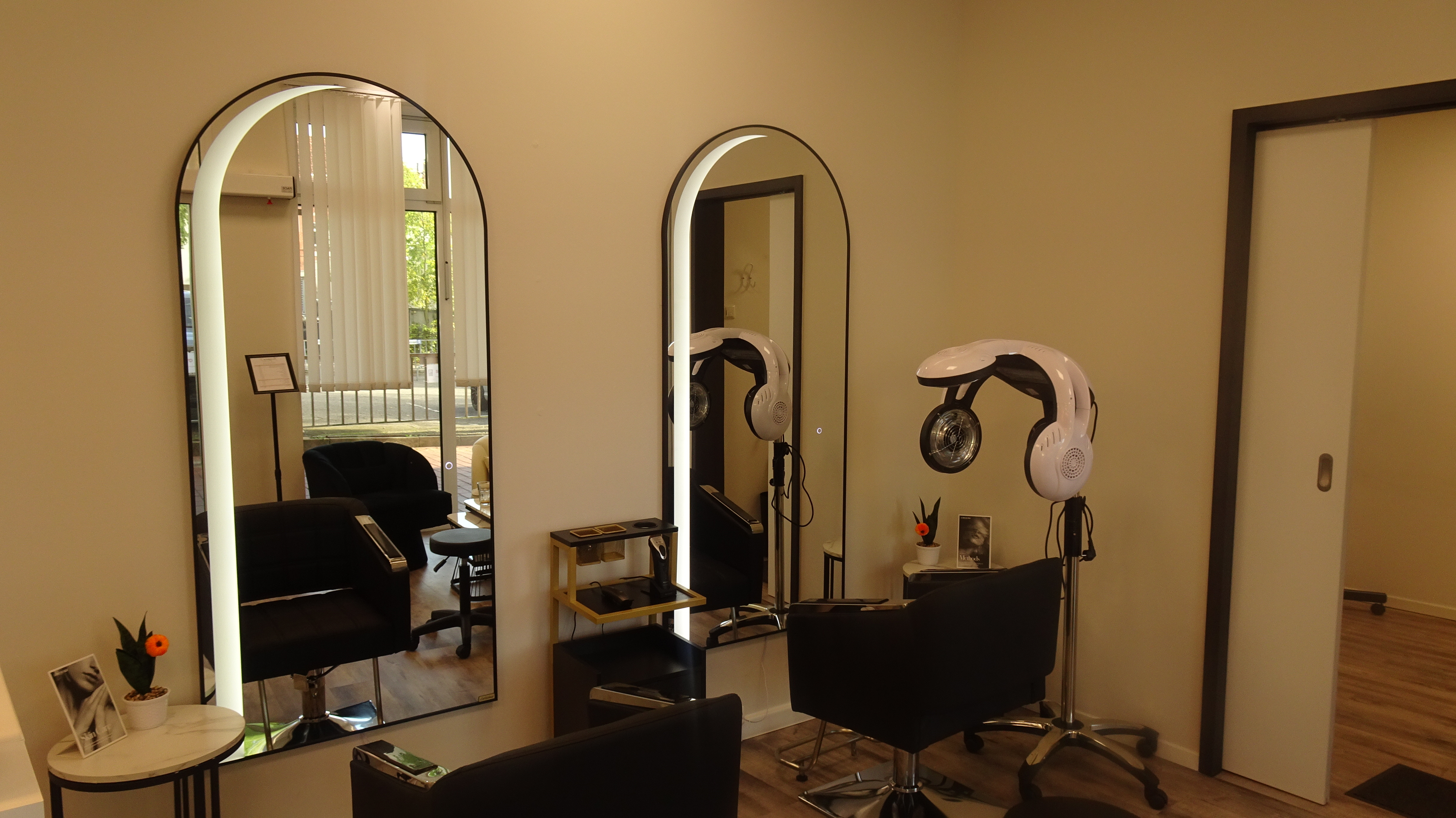 STUDIO - Salon Interior